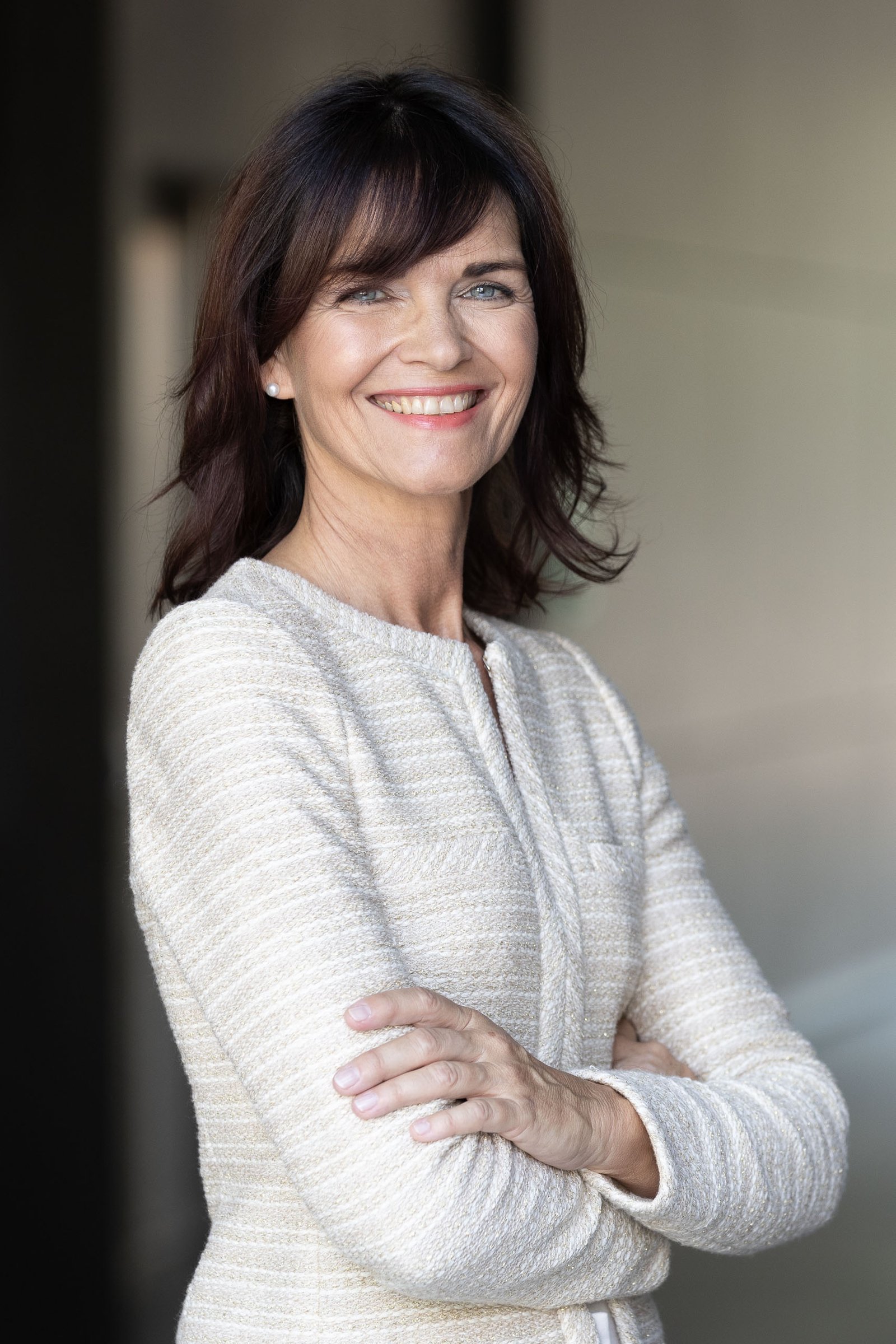 BUSINESS-PORTRAITS-MUENCHEN_Indoor-Location_Ch-J_00325-2 BUSINESS PORTRAITS MUENCHEN Indoor Location Ch J 00325 2